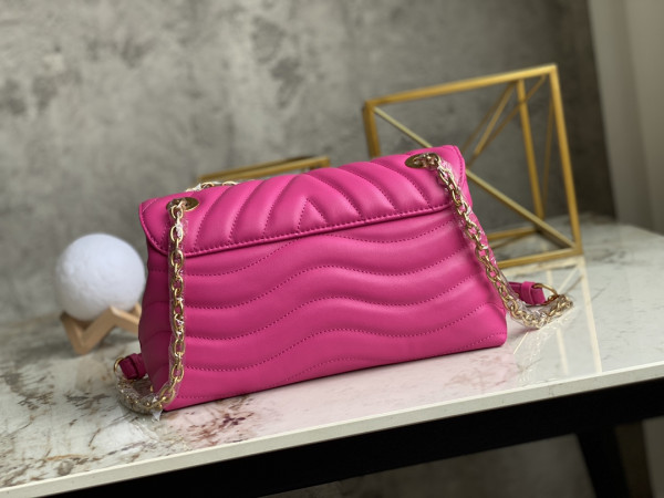 l**is V*t*n new wave chain bag