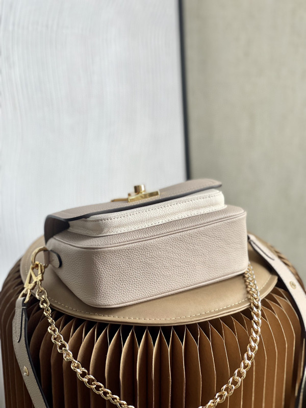 l**is V*t*n lockme tender