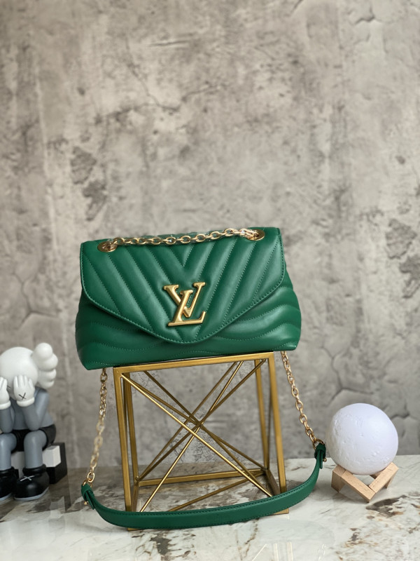 l**is V*t*n new wave chain bag