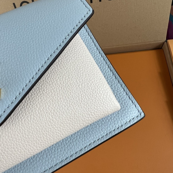 l**is V*t*n mylockme chain pochette