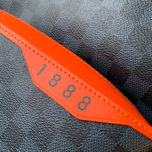 l**is V*t*n damier cobalt race discovery backpack pm