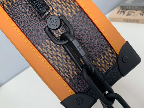 l**is V*t*n soft trunk