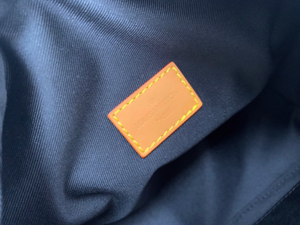 l**is V*t*n soft trunk