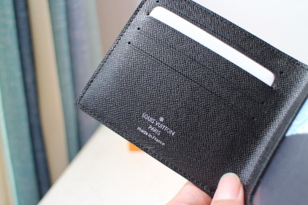 l**is V*t*n amerigo wallet