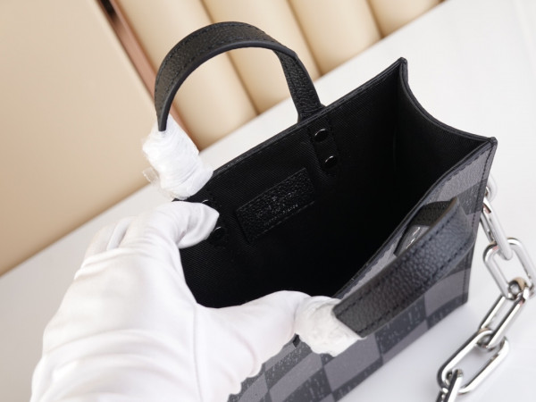 l**is V*t*n sac plat xs