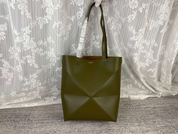 LOEWE Puzzle Fold Tote in shiny calfskin