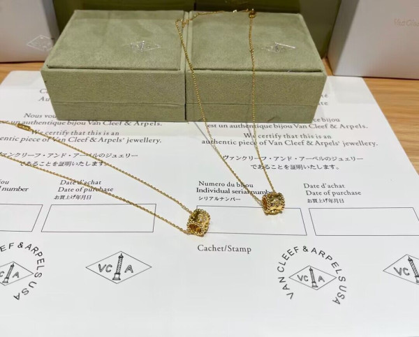 Van Cleef & Arpels NECKLACE