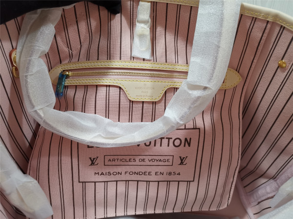 l**is V*t*n neverfull mm