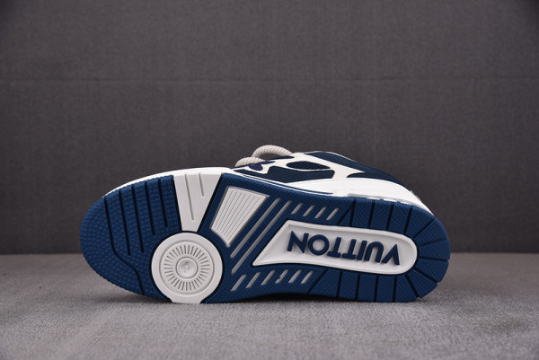 l**is V*t*n sneakers