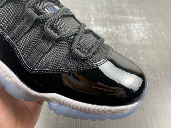 AIR JORDAN 11 LOW