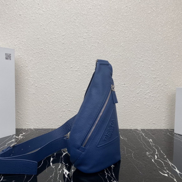 Pra*a cross leather bag