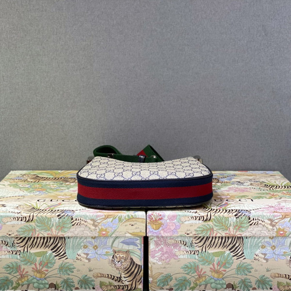 G*u*i attache small shoulder bag