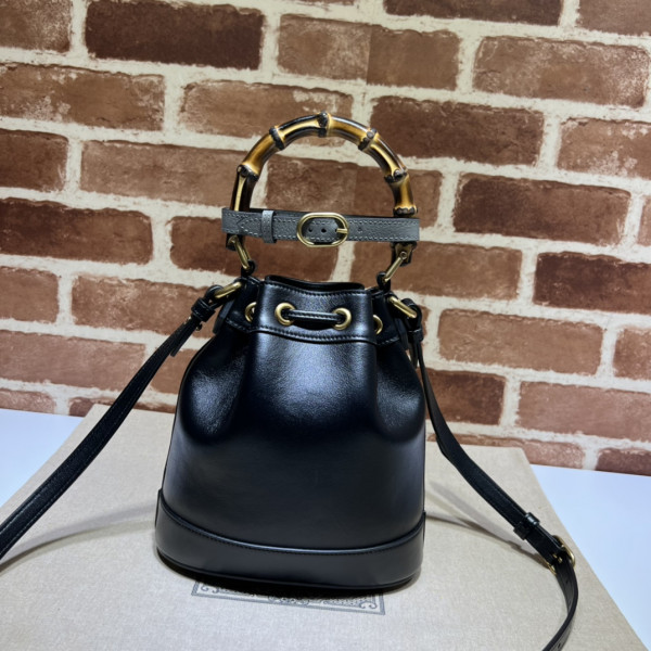 G*u*i diana mini bucket bag