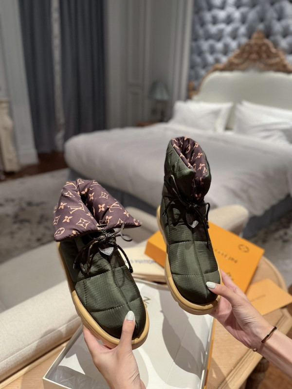 l**is V*t*n pillow comfort ankle boots