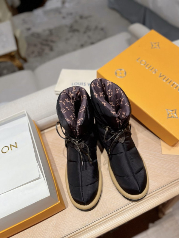 l**is V*t*n pillow comfort ankle boots