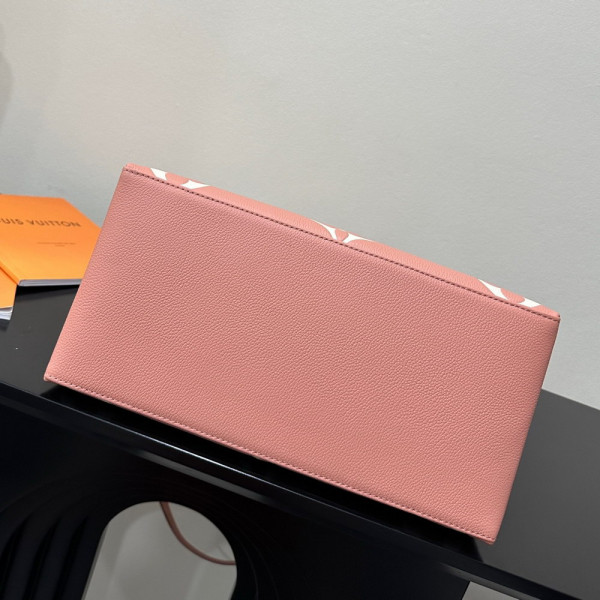 l**is V*t*n grand palais