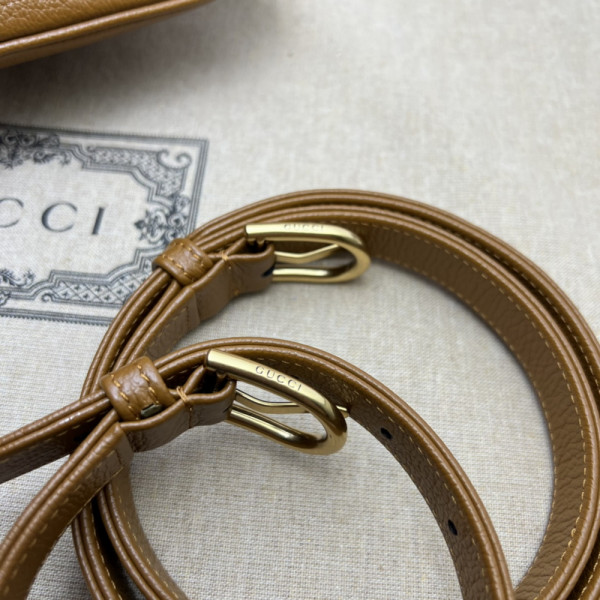 G*u*i aphrodite medium shoulder bag