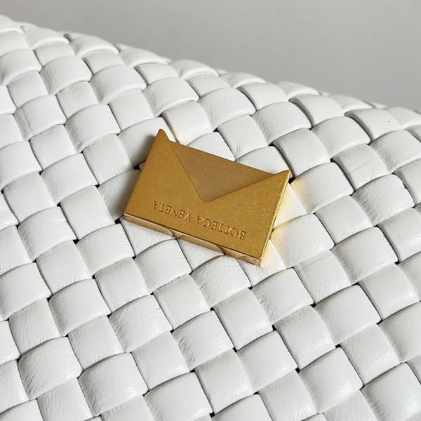 Bo*te*ga ve*ne*ta patti top handle bag