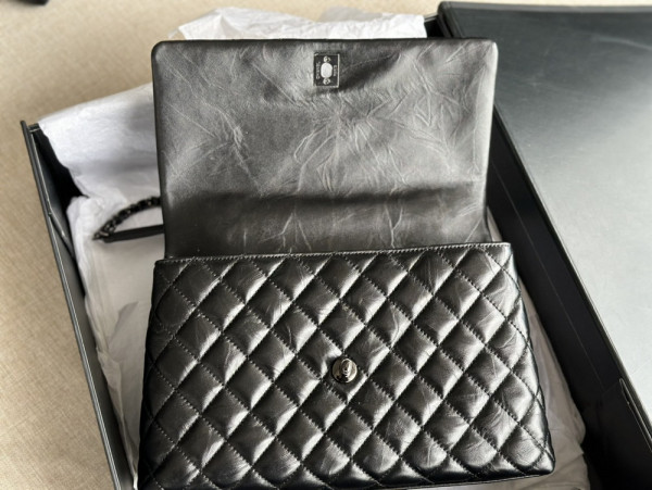 CL LARGE FLAP BAG WITH TOP HANDLE