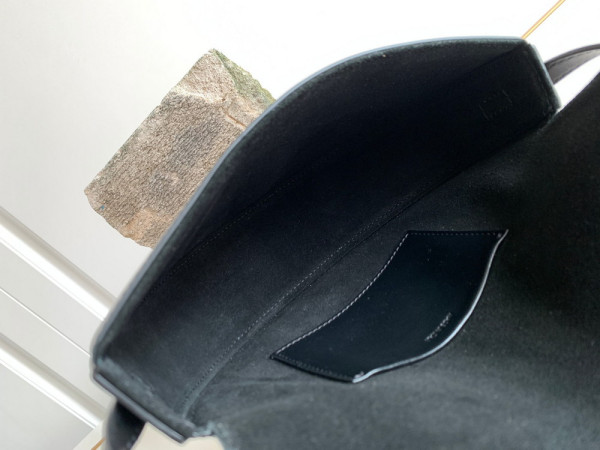 Ce**e besace cuir triomphe