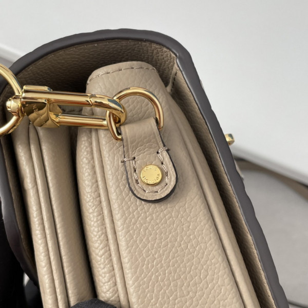 l**is V*t*n pochette mÉtis