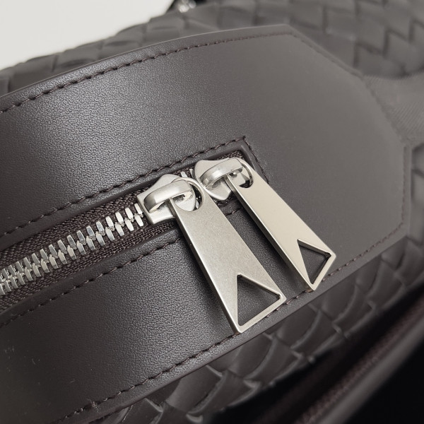 Bo*te*ga ve*ne*ta arco backpack