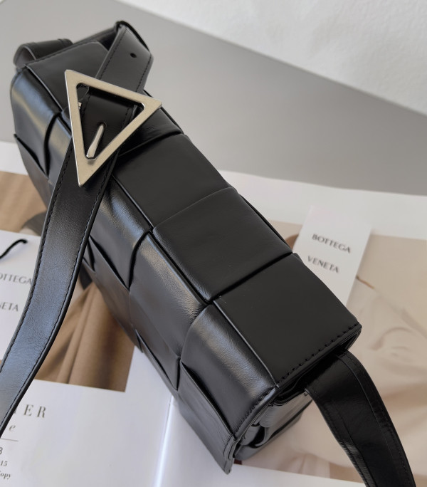 Bo*te*ga ve*ne*ta cassette-23*15*5.5cm