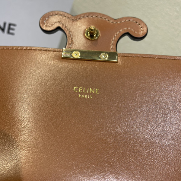 Ce**e chain shoulder bag triomphe