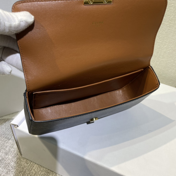 Ce**e chain shoulder bag triomphe