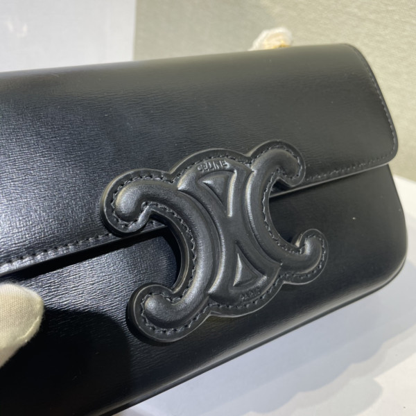 Ce**e chain shoulder bag triomphe