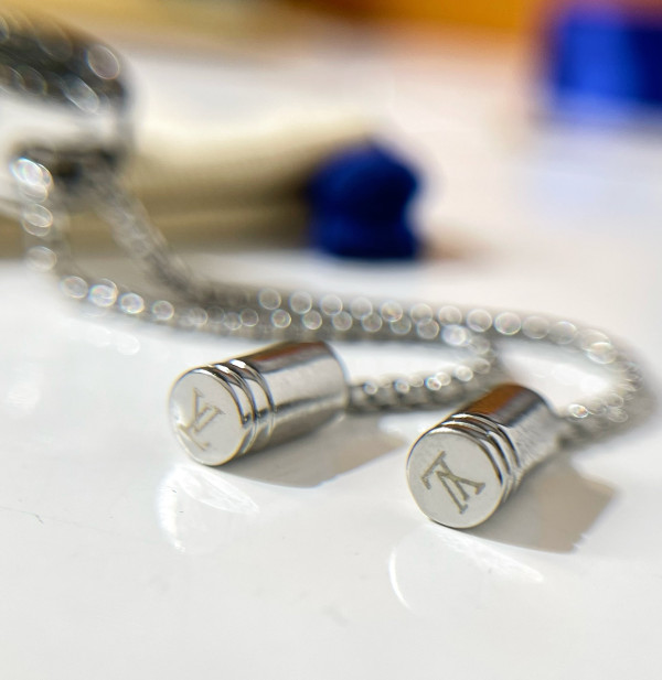 l**is V*t*n bracelet