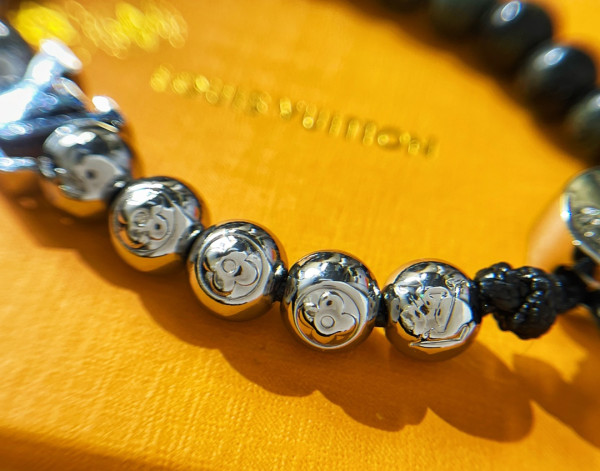 l**is V*t*n bracelet