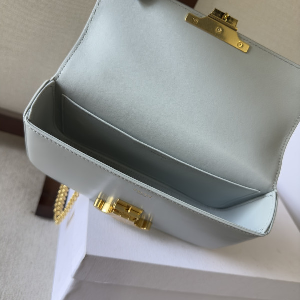 Ce**e chain shoulder bag triomphe