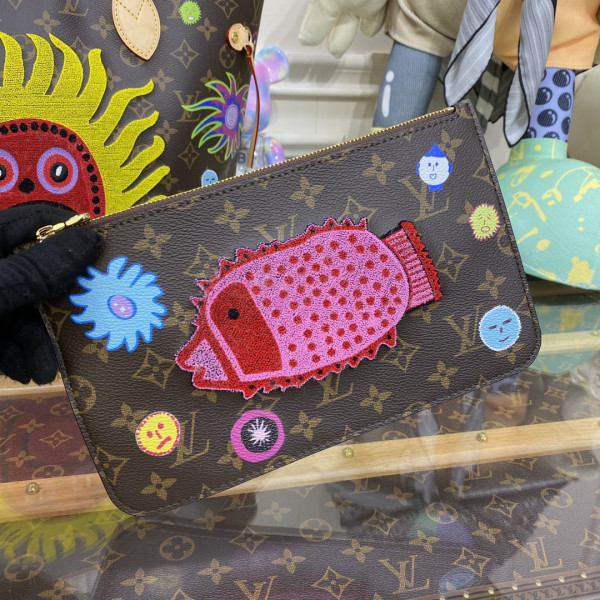 l**is V*t*n x yk neverfull mm