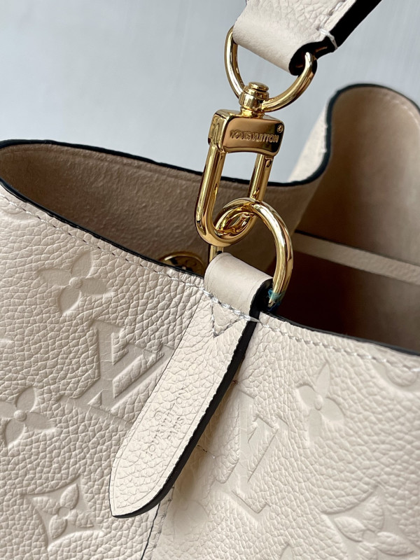 l**is V*t*n nÉonoÉ mm