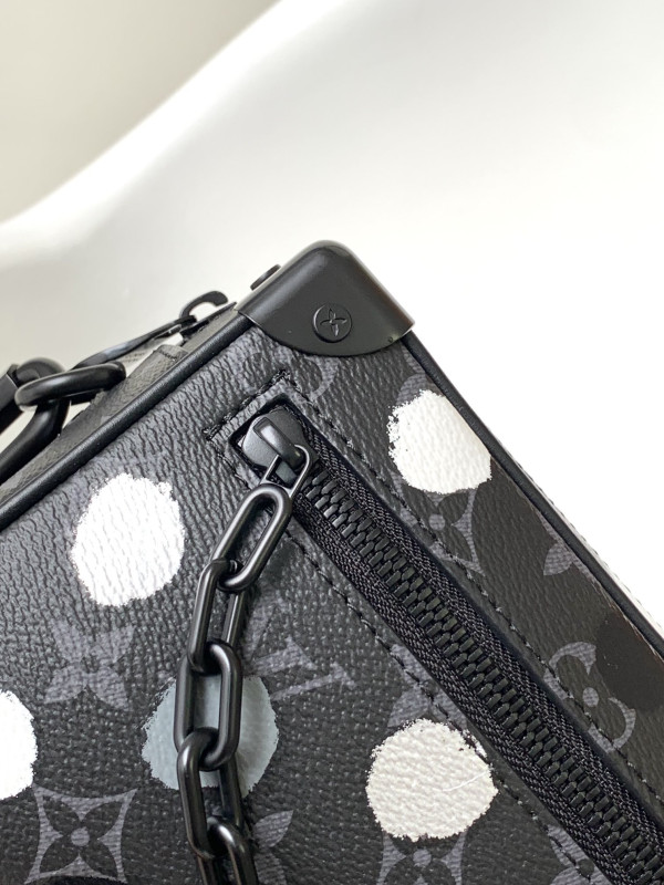 l**is V*t*n mini soft trunk