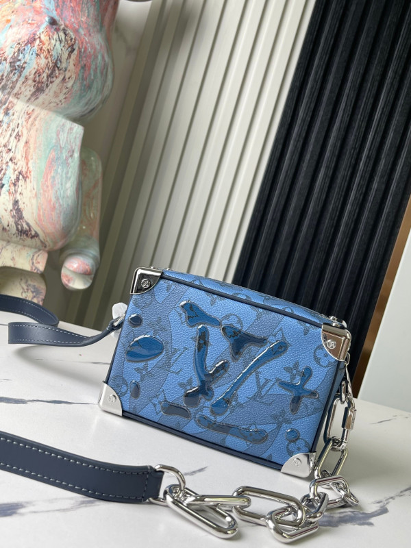 l**is V*t*n mini soft trunk