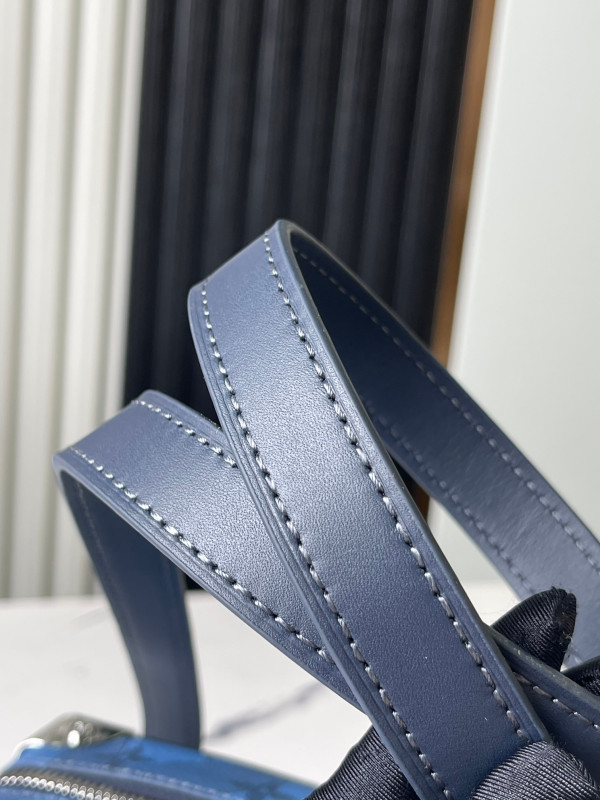 l**is V*t*n mini soft trunk