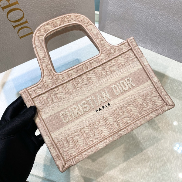D*or book tote mini