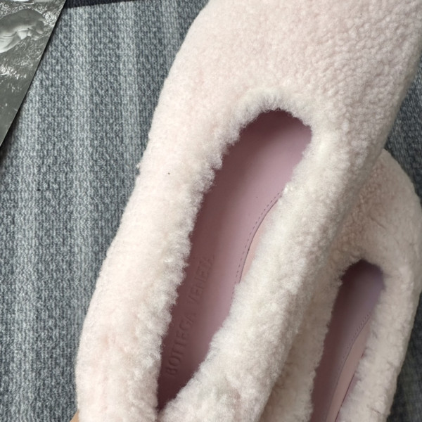Bo*te*ga ve*ne*ta atomic shearling-trimmed ballet flats