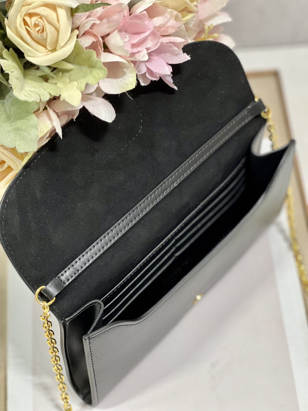 D*or bobby east-west pouch with chain