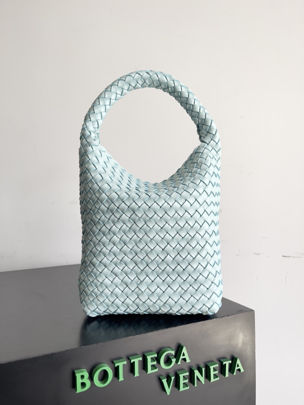 Bo*te*ga ve*ne*ta small andiamo