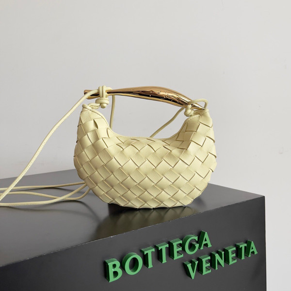 Bo*te*ga ve*ne*ta mini sardine top handle bag