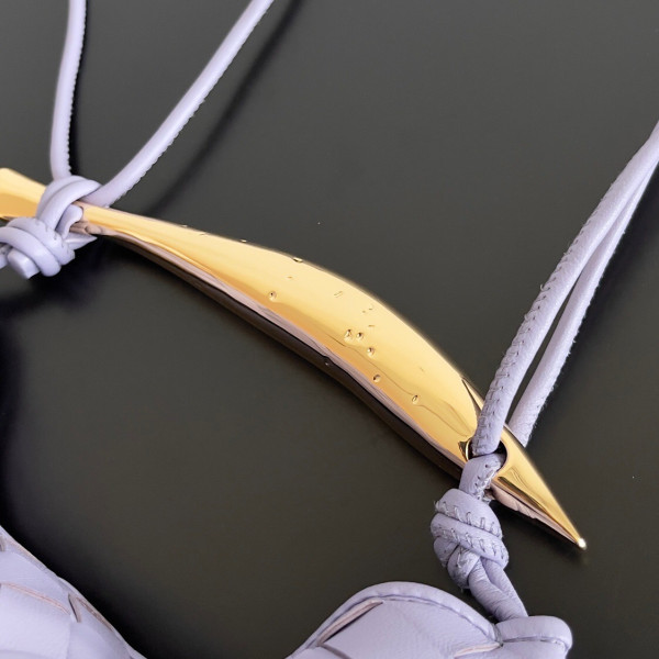 Bo*te*ga ve*ne*ta mini sardine top handle bag