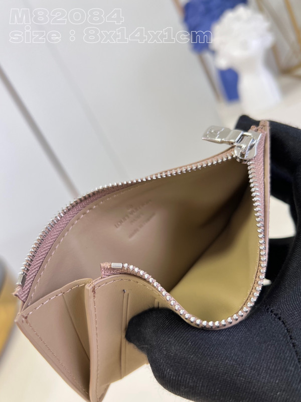 l**is V*t*n coin card holder