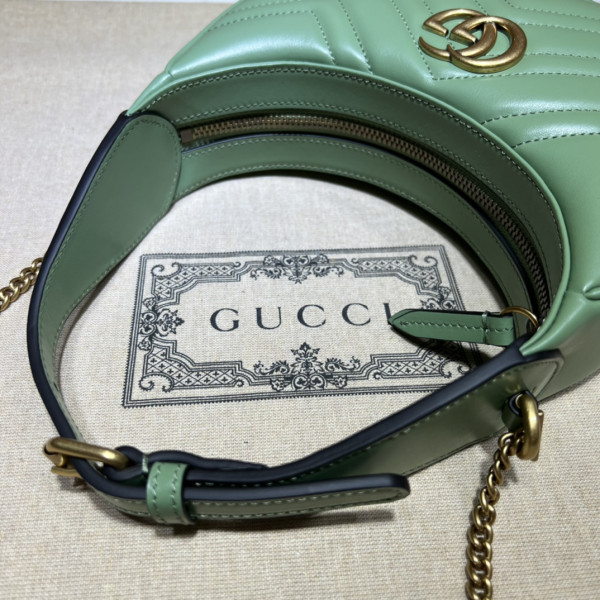 G*u*i gg marmont half-moon-shaped mini bag