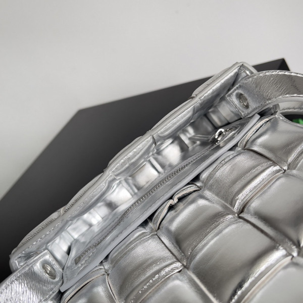 Bo*te*ga ve*ne*ta cassette