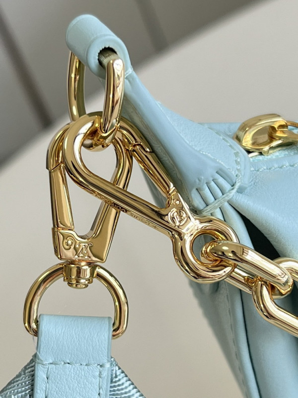 l**is V*t*n over the moon