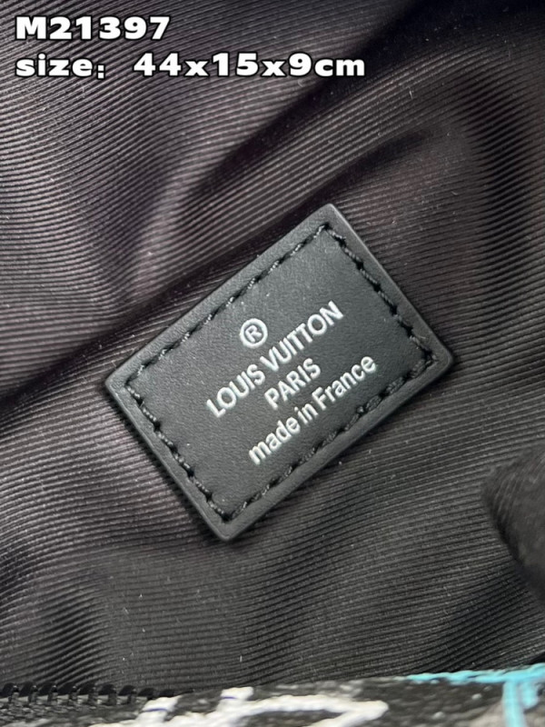 l**is V*t*n discovery bumbag