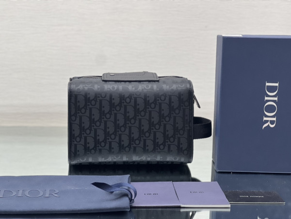 D*or lingot toiletry bag